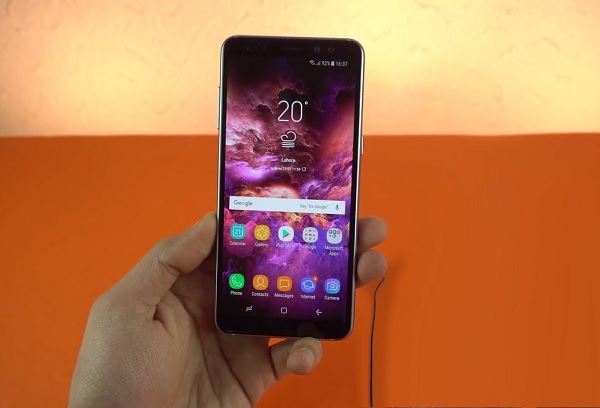 Galaxy A6 có màn hình Super AMOLED sống động Galaxy A6 có màn hình Super AMOLED sống động