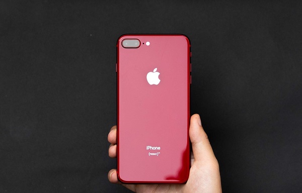 Apple sẽ phát hành iPhone 8 và iPhone 8 Plus màu đỏ - Fptshop.com.vn