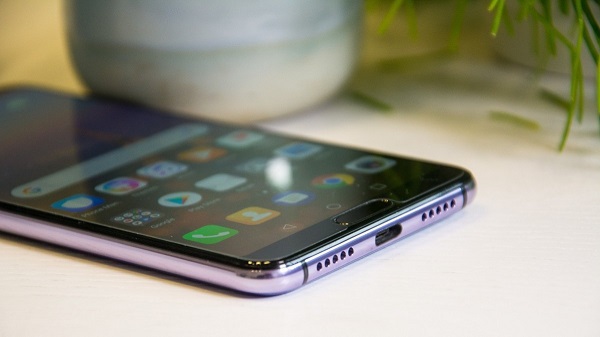 Cận cảnh Huawei P20 Pro  (4)